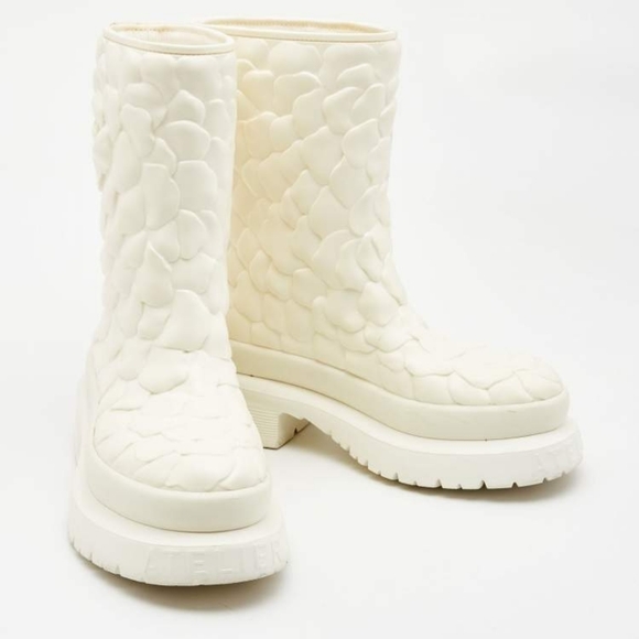 Valentino Garavani Shoes - VALENTINO GARAVANI Atelier Rose Textured Rain Boots White EU 37 US 7 Org $770
